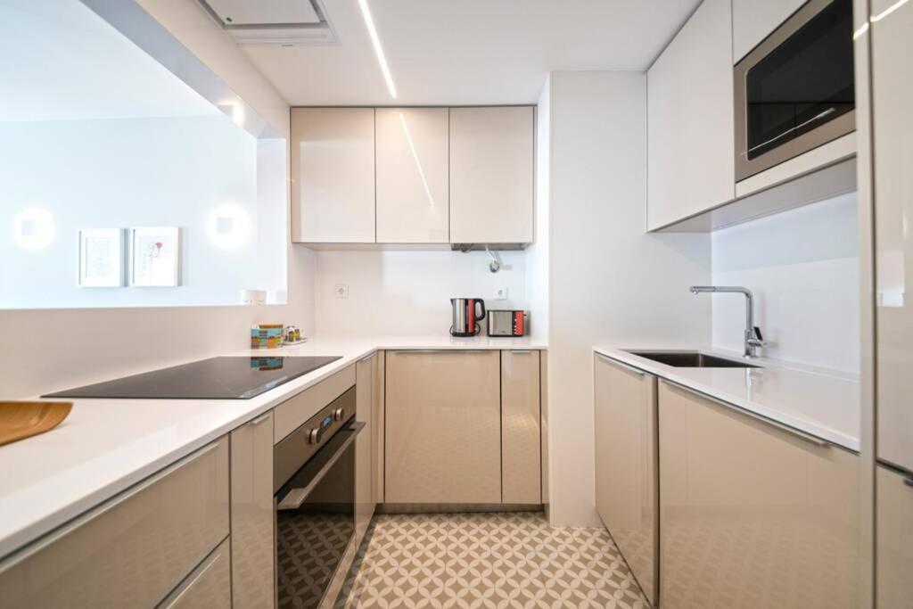 Av. Da Liberdade Comfortable Apt With Balcony Lisboa Exteriör bild