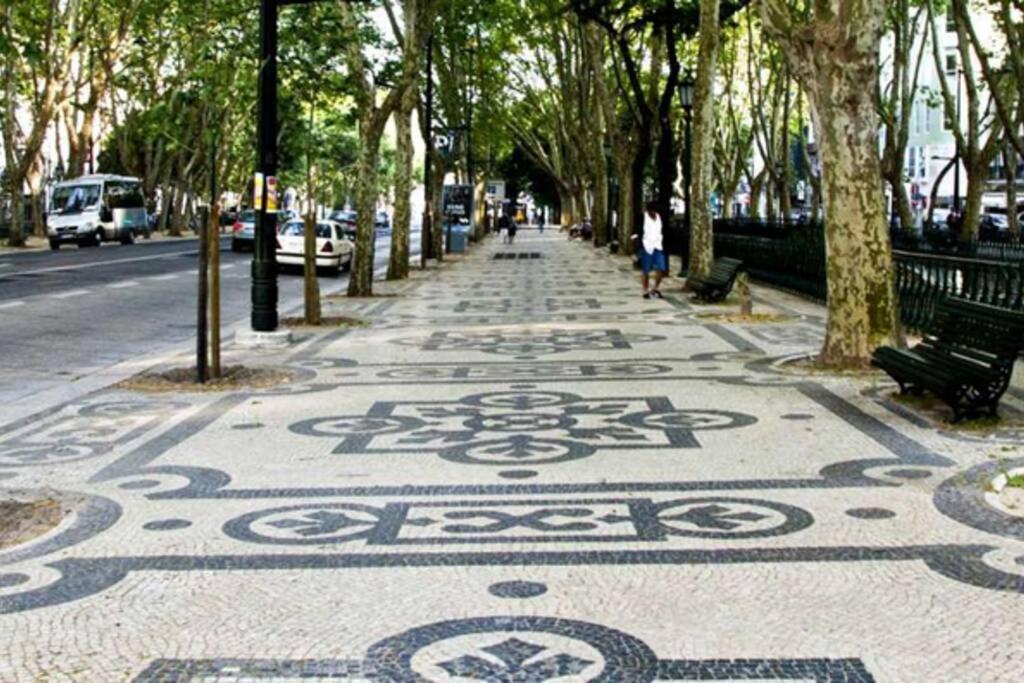 Av. Da Liberdade Comfortable Apt With Balcony Lisboa Exteriör bild
